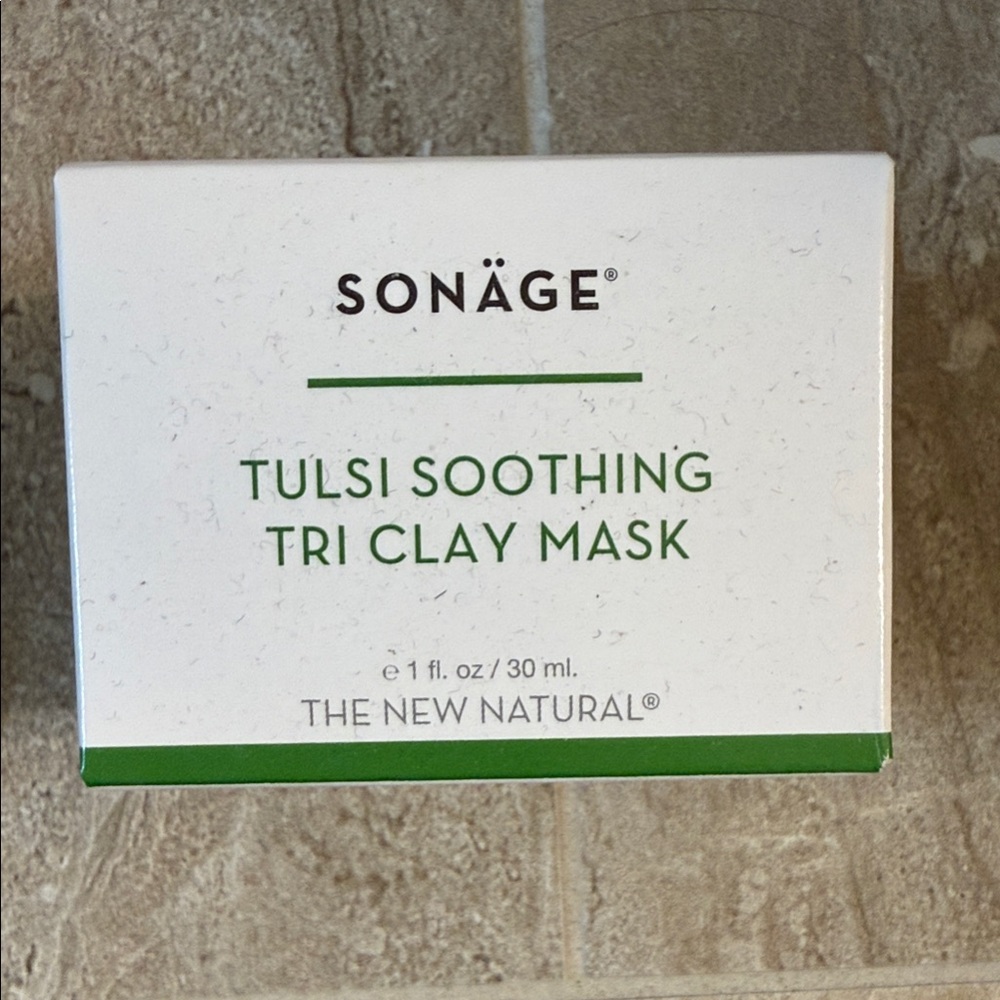 Sonäge Tulsi Soothing Tri Clay Mask - White and Green